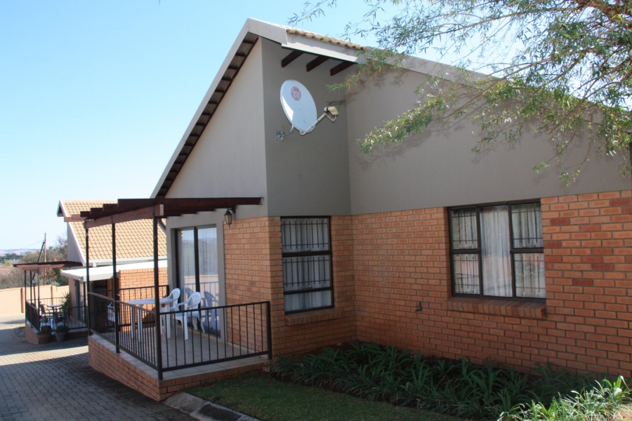 2 Bedroom Property for Sale in Langenhovenpark Free State